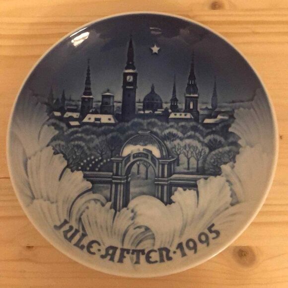 Bing & Grondahl Christmas plate. 1995.EUC‎